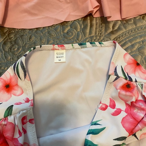 Super Cute Two-Piece Swimsuit - Picture 2 of 4